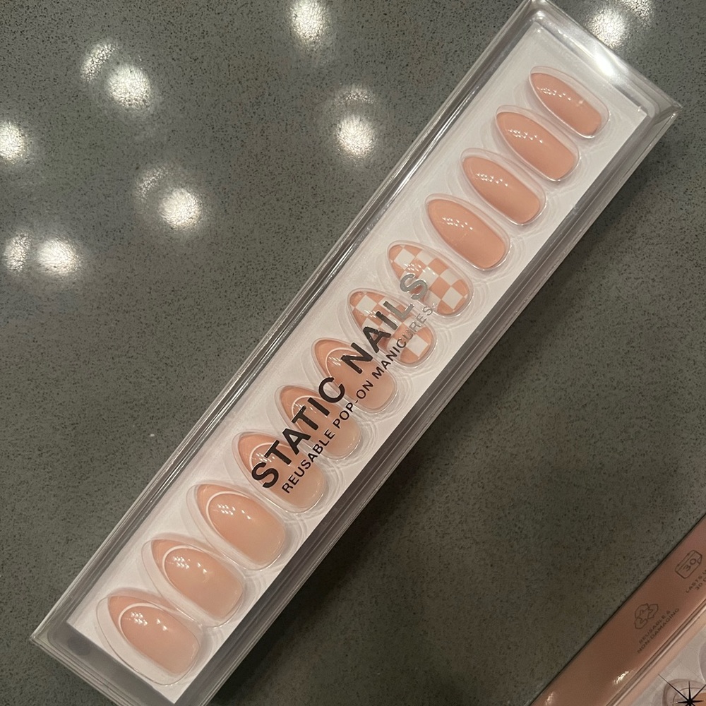 Static Press-on Nails